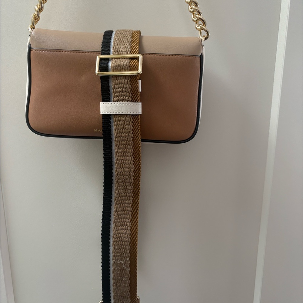 Authentic Marc Jacobs Crossbody Bag – Optional Crossbody Strap Included 🤍🤎 - Picture 4 of 4